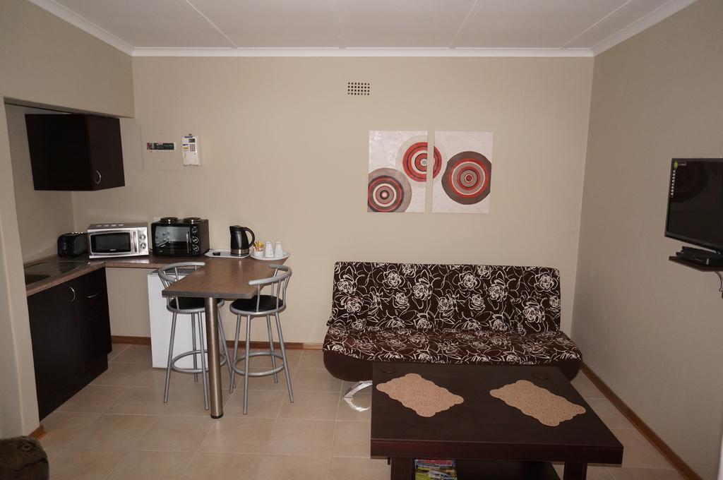 Mckala Guesthouse Kimberley Quarto foto