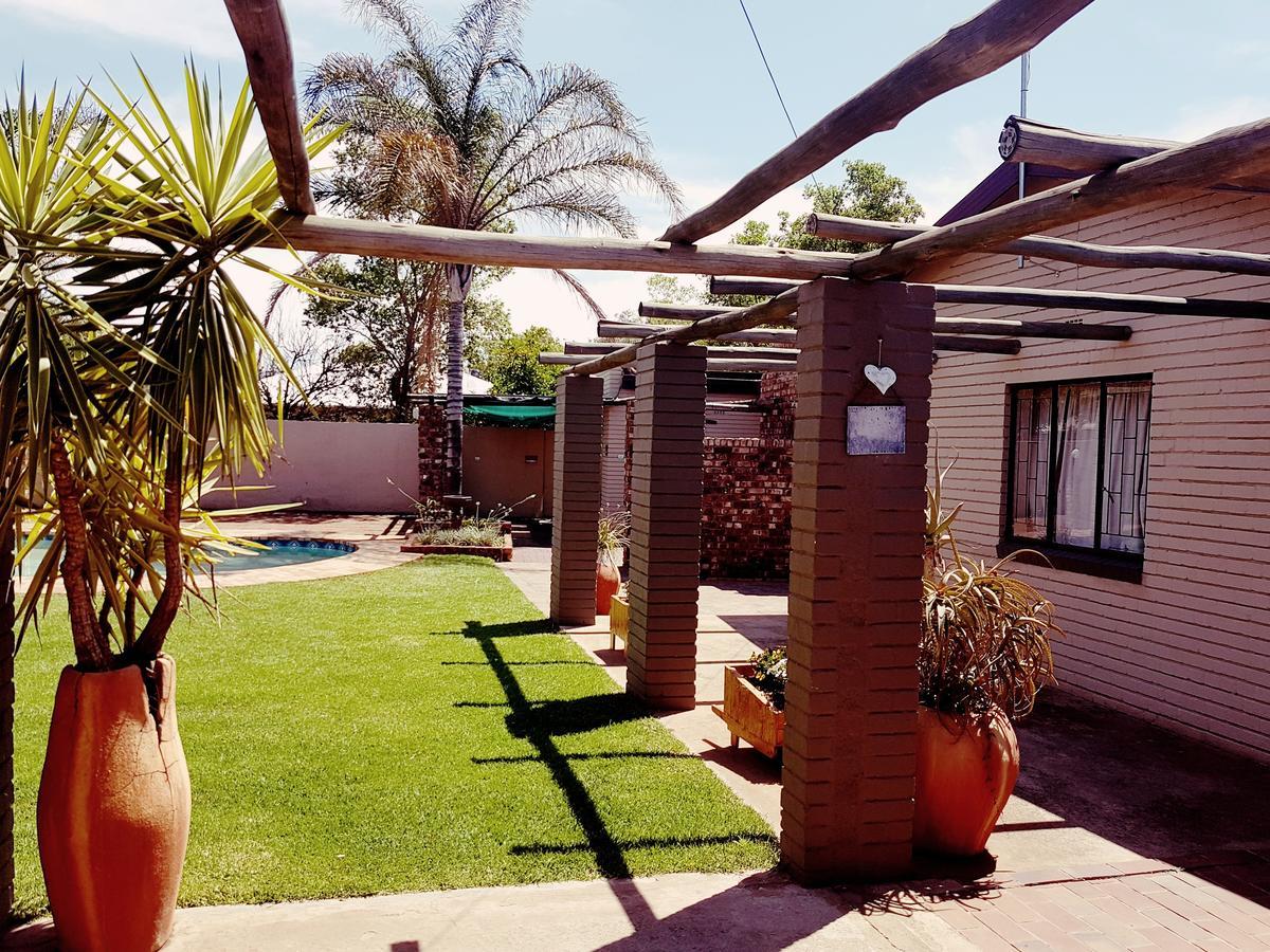 Mckala Guesthouse Kimberley Exterior foto